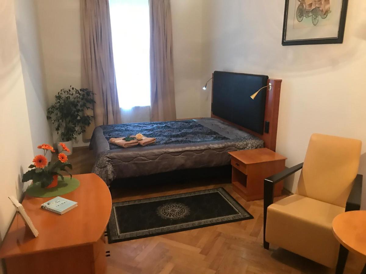 نزل براغفي آل سيزونز هوستيل المظهر الخارجي الصورة